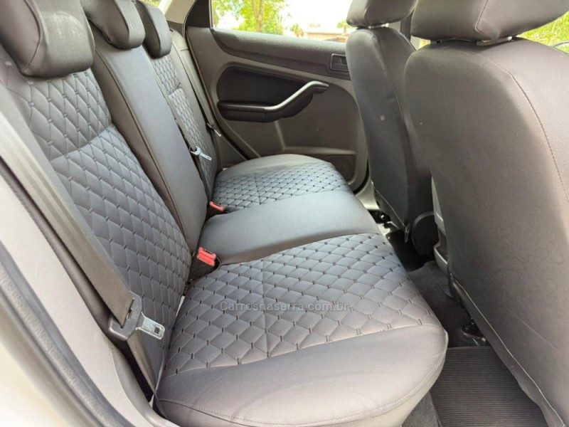 FOCUS 1.6 GLX 8V FLEX 4P MANUAL - 2013 - LAGOA VERMELHA