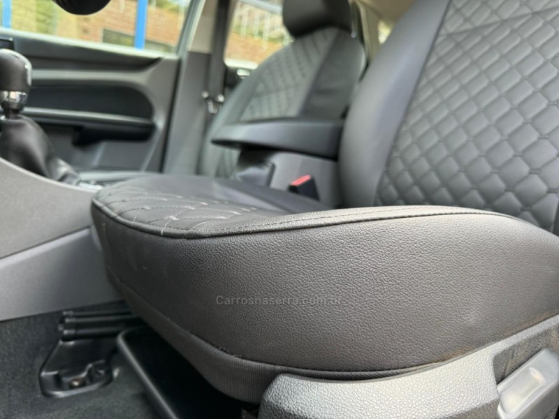 FOCUS 1.6 GLX 8V FLEX 4P MANUAL - 2013 - LAGOA VERMELHA