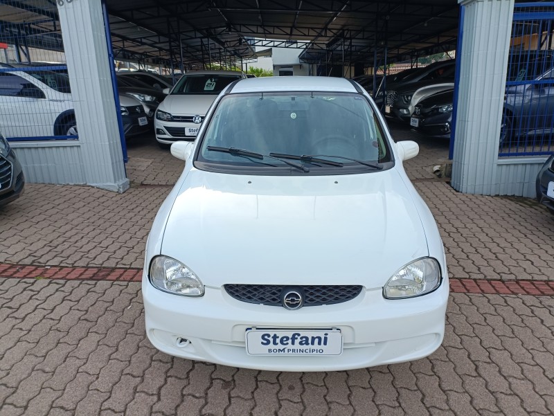 CORSA 1.0 MPFI WIND SEDAN 8V GASOLINA 4P MANUAL - 2001 - BOM PRINCíPIO