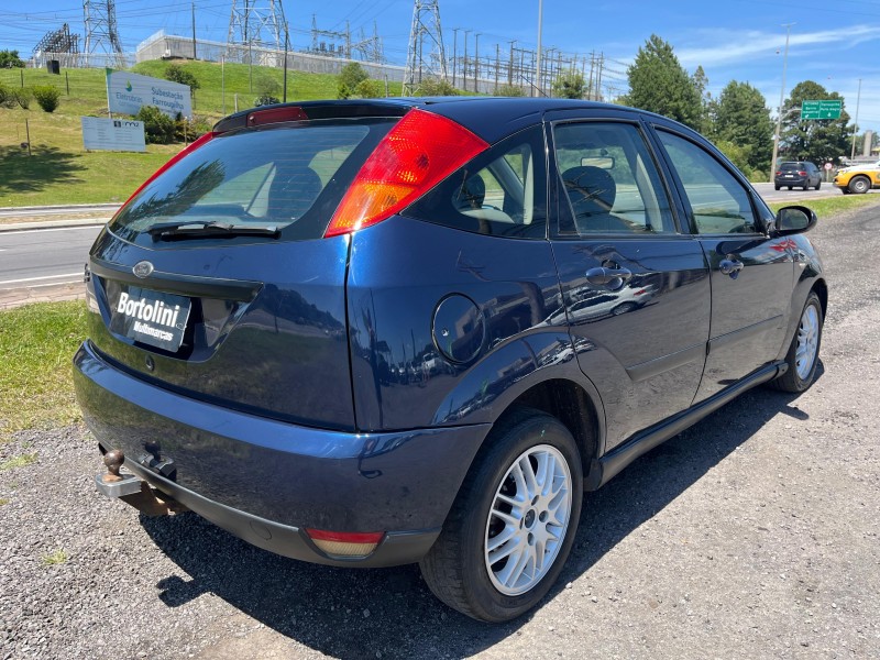 FOCUS 1.8 GLX 16V GASOLINA 4P MANUAL - 2001 - FARROUPILHA
