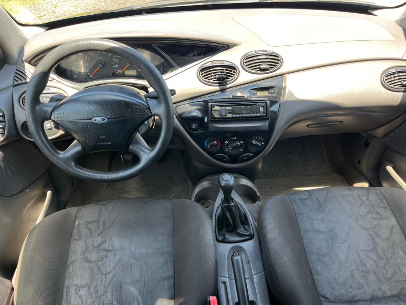 FOCUS 1.8 GLX 16V GASOLINA 4P MANUAL - 2001 - FARROUPILHA