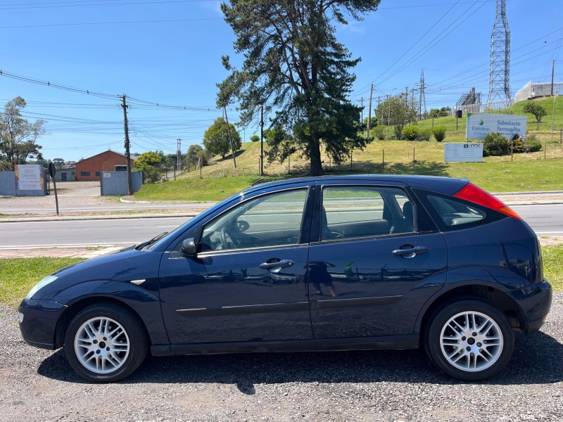 FOCUS 1.8 GLX 16V GASOLINA 4P MANUAL - 2001 - FARROUPILHA