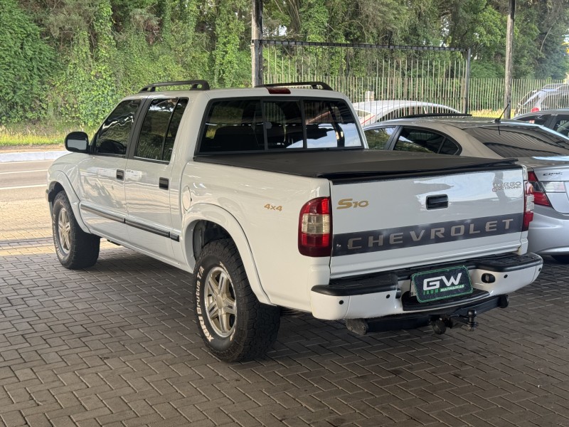 S10 2.8 EXECUTIVE 4X4 CD 12V TURBO INTERCOOLER DIESEL 4P MANUAL - 2006 - CAXIAS DO SUL