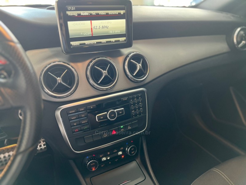 GLA 200 1.6 CGI VISION BLACK EDITION 16V TURBO GASOLINA 4P AUTOMÁTICO - 2015 - CAXIAS DO SUL