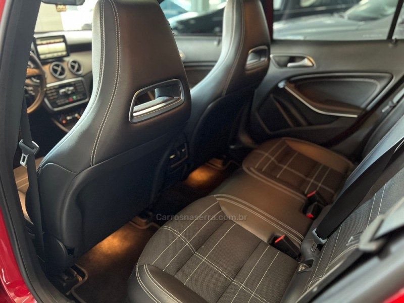 GLA 200 1.6 CGI VISION BLACK EDITION 16V TURBO GASOLINA 4P AUTOMÁTICO - 2015 - CAXIAS DO SUL