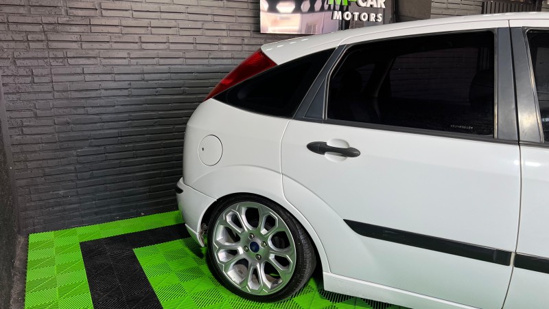 FOCUS 1.6 SE 8V FLEX 4P MANUAL - 2005 - FELIZ