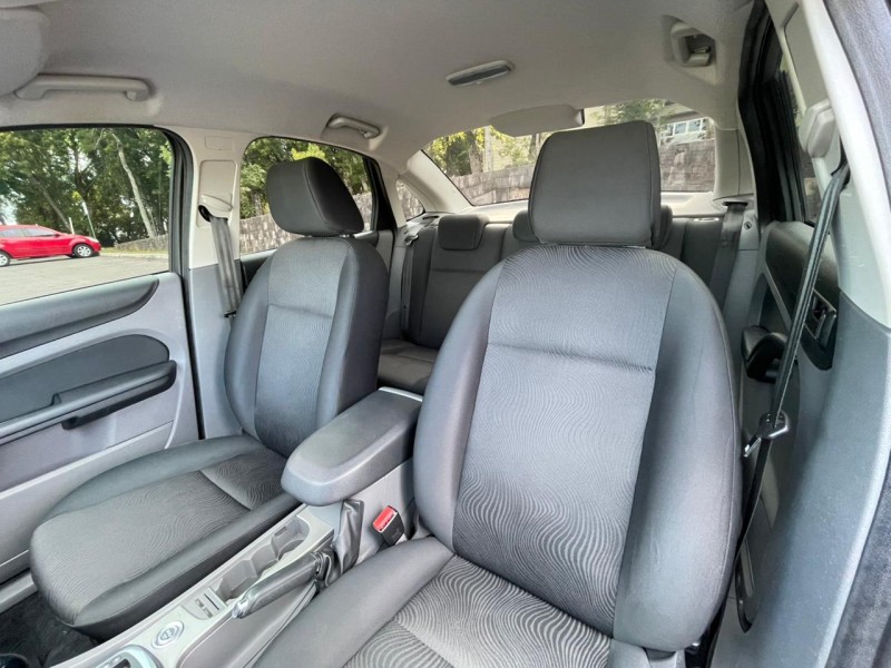 FOCUS 2.0 SE SEDAN 16V FLEX 4P AUTOMÁTICO - 2013 - CAXIAS DO SUL