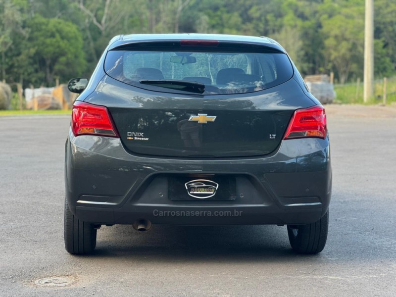 ONIX 1.4 MPFI LT 8V FLEX 4P MANUAL - 2019 - GRAMADO