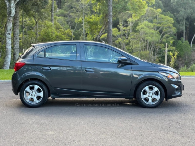 ONIX 1.4 MPFI LT 8V FLEX 4P MANUAL - 2019 - GRAMADO