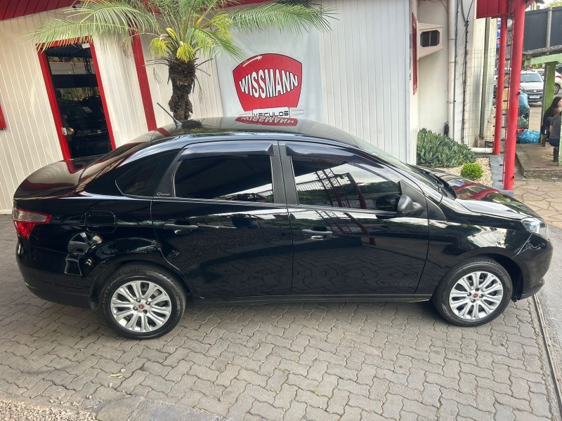 SIENA 1.4 MPI ATTRACTIVE 8V FLEX 4P MANUAL - 2020 - TRêS COROAS