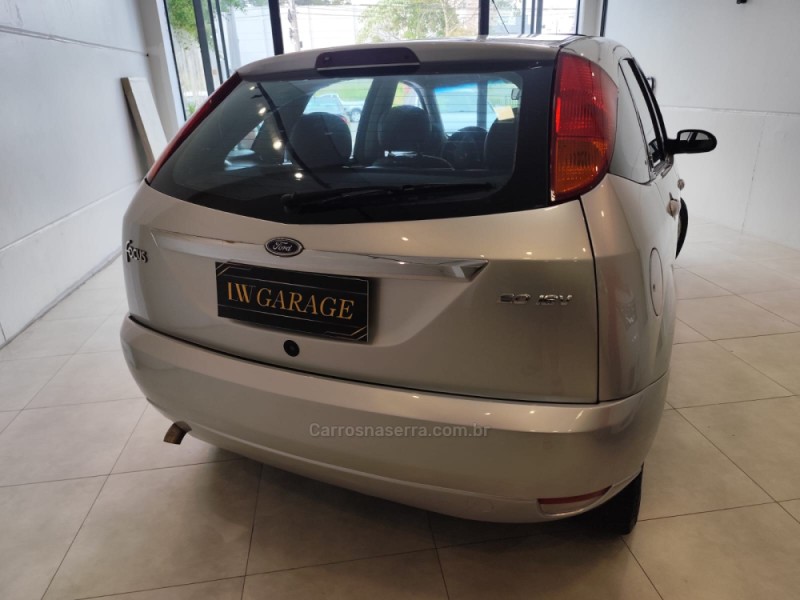 FOCUS 2.0 GHIA 16V FLEX 4P MANUAL - 2003 - BENTO GONçALVES