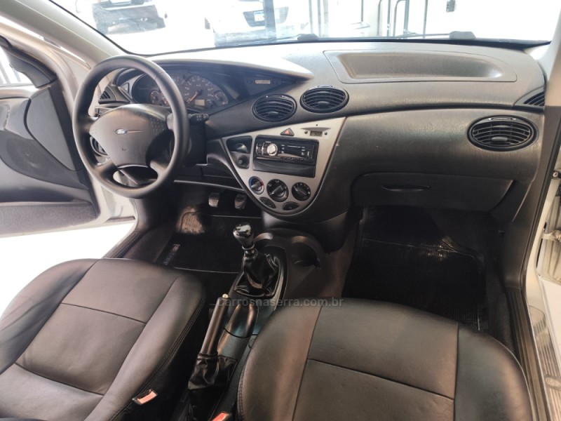 FOCUS 2.0 GHIA 16V FLEX 4P MANUAL - 2003 - BENTO GONçALVES