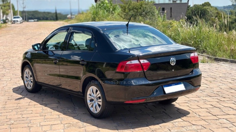 VOYAGE 1.0 12V MPI TOTALFLEX COMFORTLINE 4P MANUAL - 2023 - VILA FLORES