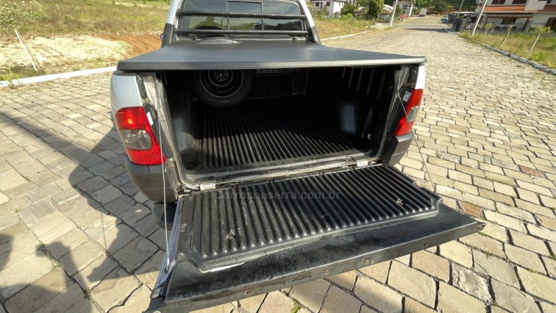 STRADA 1.8 MPI ADVENTURE CE 8V FLEX 2P MANUAL - 2003 - VILA FLORES