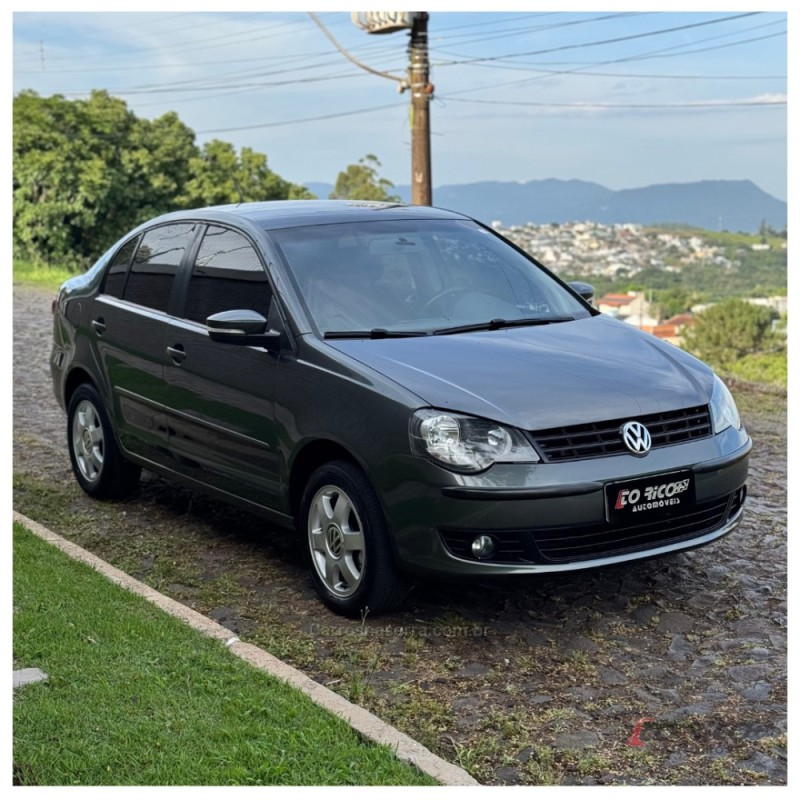 POLO SEDAN 1.6 MI 8V FLEX 4P MANUAL - 2014 - CAMPO BOM