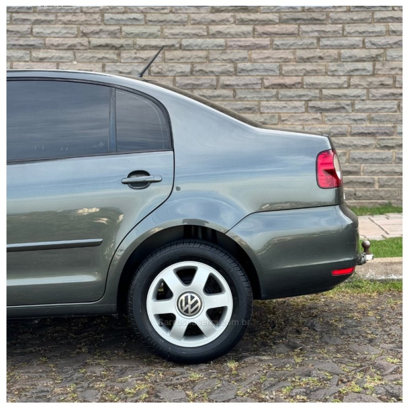 POLO SEDAN 1.6 MI 8V FLEX 4P MANUAL - 2014 - CAMPO BOM