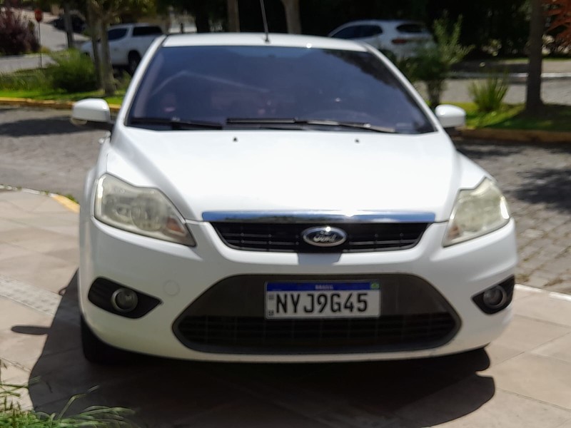 FOCUS 1.6 GL SEDAN 16V FLEX 4P MANUAL - 2011 - FARROUPILHA