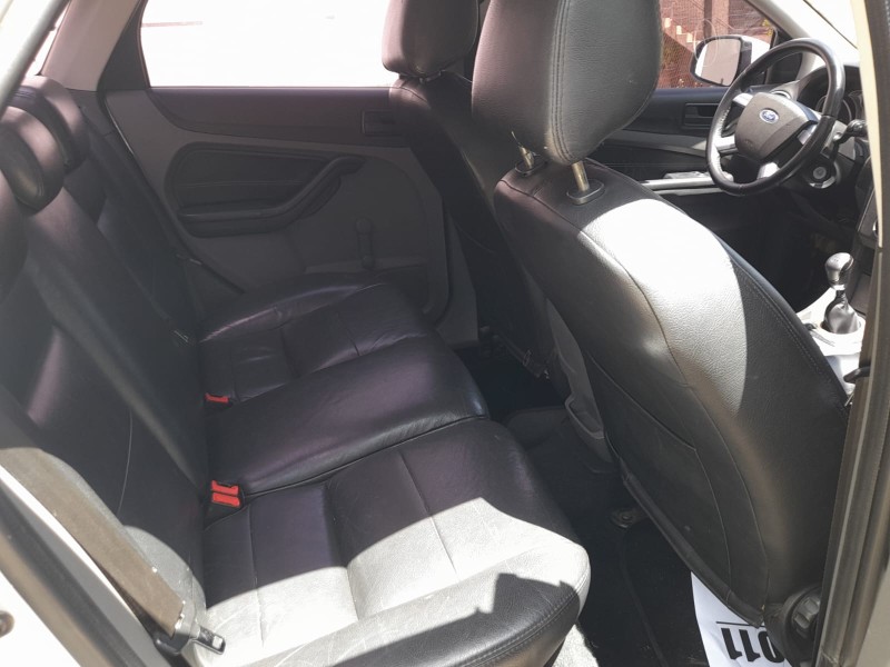 FOCUS 1.6 GL SEDAN 16V FLEX 4P MANUAL - 2011 - FARROUPILHA