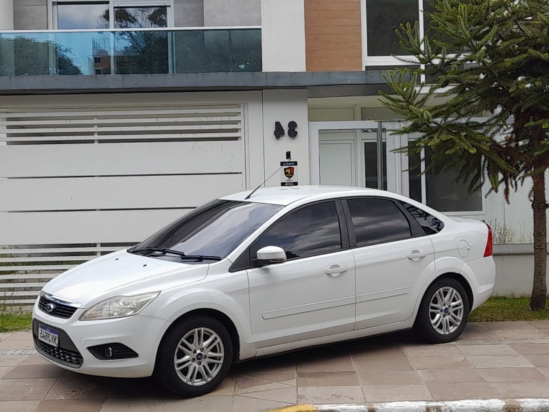 focus 1.6 gl sedan 16v flex 4p manual 2011 farroupilha