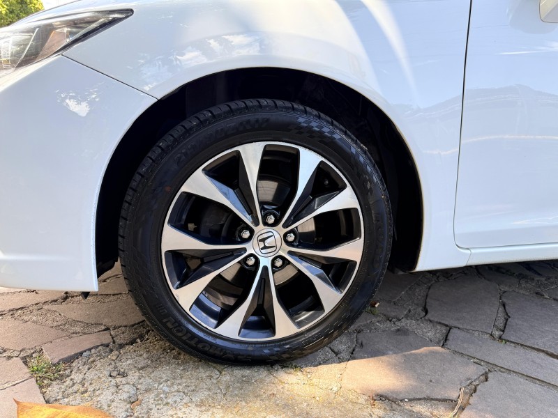CIVIC 2.0 LXR 16V FLEX 4P AUTOMÁTICO - 2015 - TRêS COROAS