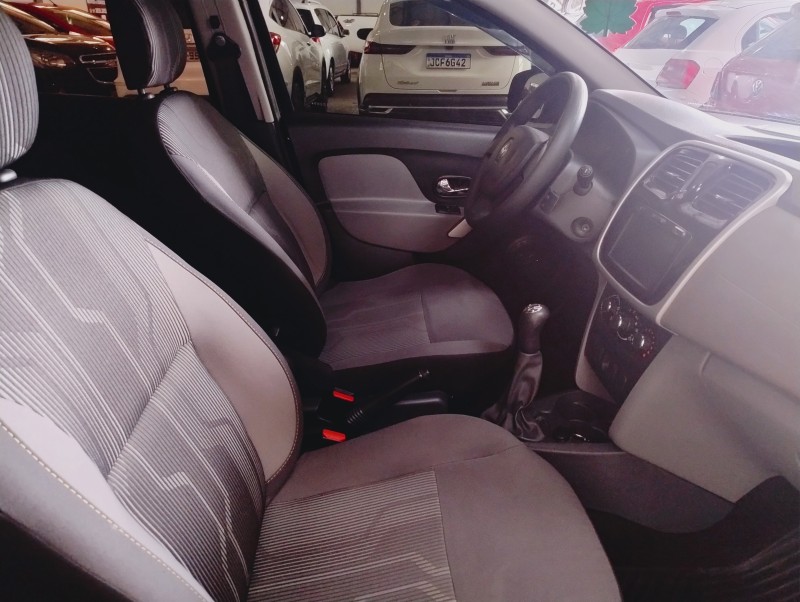 LOGAN 1.6 EXPRESSION 16V FLEX 4P MANUAL - 2017 - SãO SEBASTIãO DO CAí