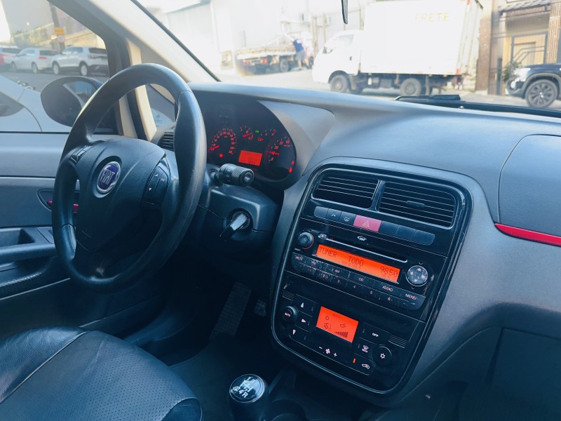 PUNTO 1.8 SPORTING 16V FLEX 4P MANUAL - 2009 - CAXIAS DO SUL