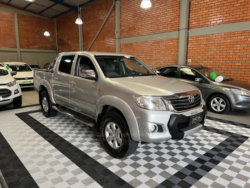 HILUX 2.7 SR 4X2 CD 16V GASOLINA 4P AUTOMÁTICO - 2014 - BENTO GONçALVES