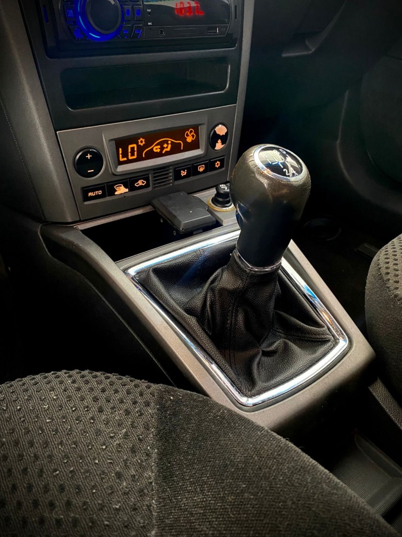 VECTRA 2.0 MPFI GT HATCH 8V FLEX 4P MANUAL - 2010 - LAJEADO