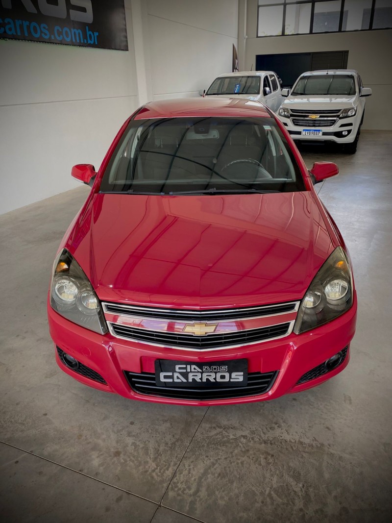 VECTRA 2.0 MPFI GT HATCH 8V FLEX 4P MANUAL - 2010 - LAJEADO
