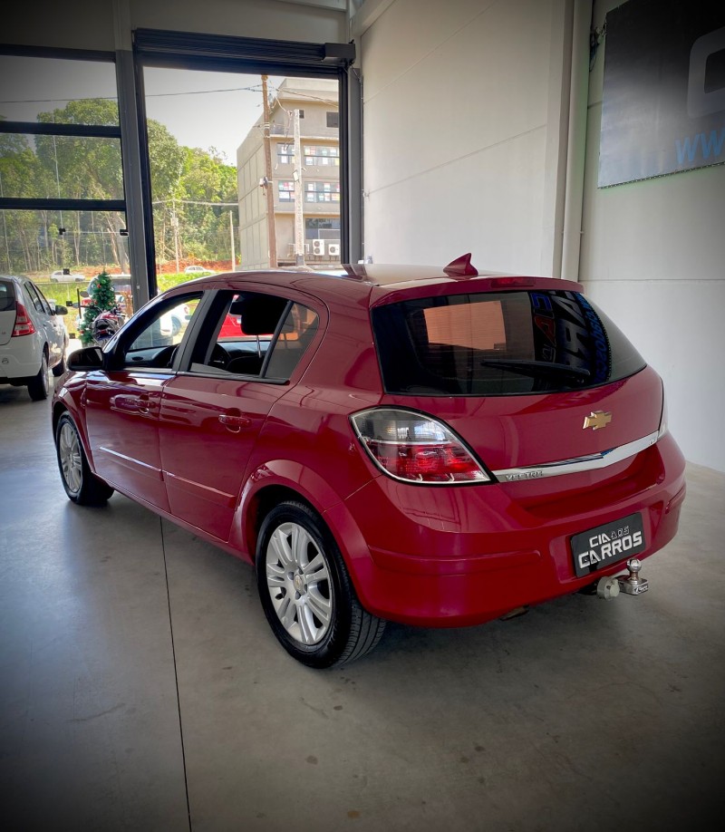 VECTRA 2.0 MPFI GT HATCH 8V FLEX 4P MANUAL - 2010 - LAJEADO