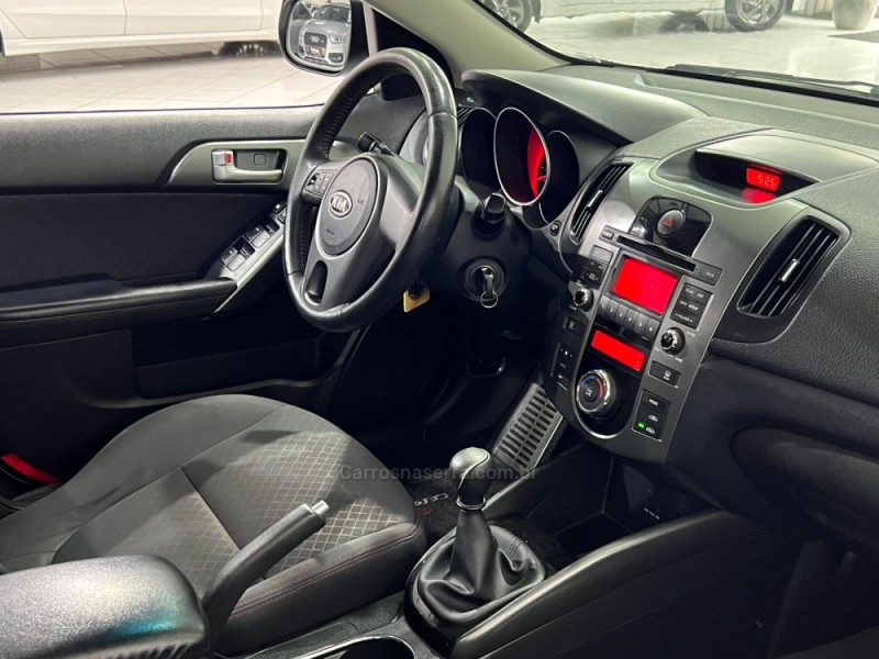 CERATO 1.6 SX3 16V FLEX 4P MANUAL - 2011 - NOVO HAMBURGO