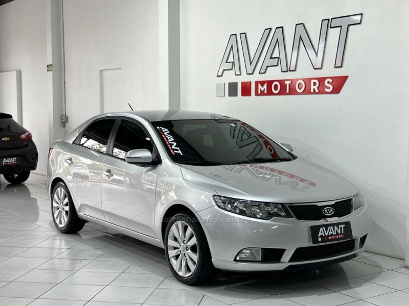 CERATO 1.6 SX3 16V FLEX 4P MANUAL - 2011 - NOVO HAMBURGO