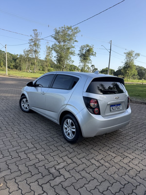 SONIC 1.6 LT 16V FLEX 4P MANUAL - 2014 - ARROIO DO MEIO