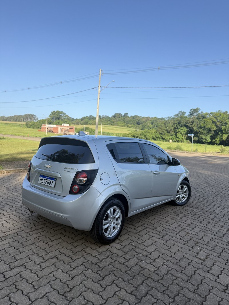 SONIC 1.6 LT 16V FLEX 4P MANUAL - 2014 - ARROIO DO MEIO