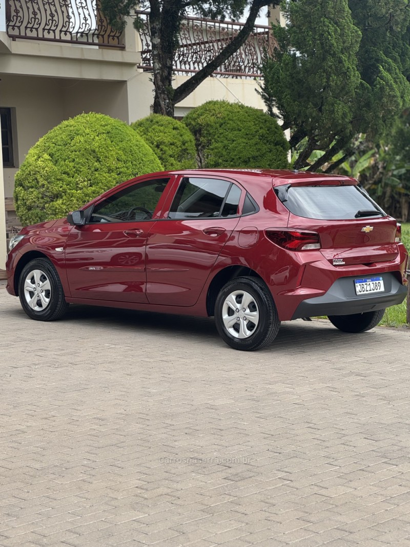ONIX 1.0 LT 12V FLEX 4P MANUAL - 2023 - ENCANTADO