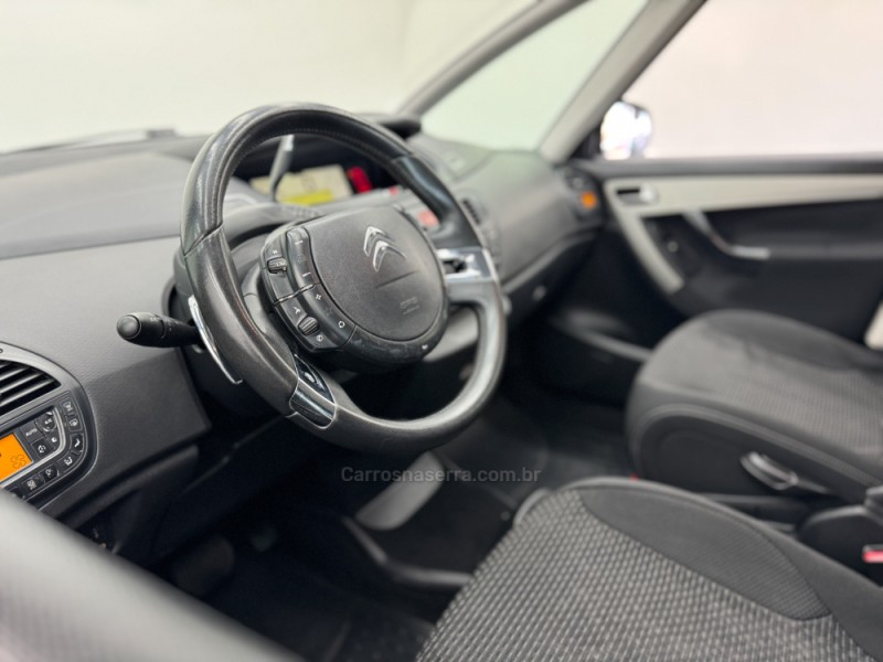 C4 2.0 PICASSO LA LUNA 16V GASOLINA AUTOMÁTICO - 2014 - CARLOS BARBOSA