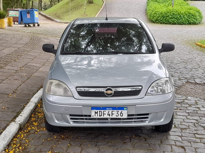 CORSA 1.8 MPFI MAXX SEDAN 8V GASOLINA 4P MANUAL - 2005 - FARROUPILHA