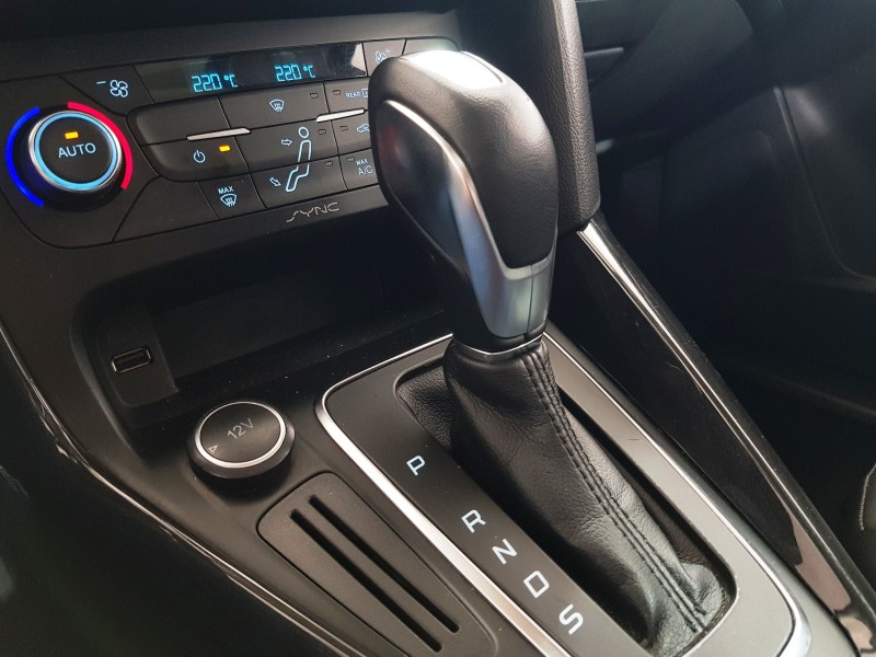 FOCUS 2.0 TITANIUM PLUS 16V FLEX 4P AUTOMÁTICO - 2017 - CAXIAS DO SUL