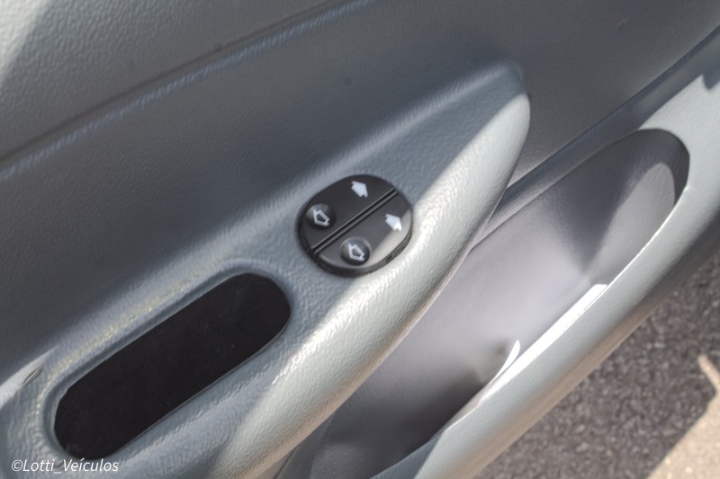 COURIER 1.6 L 8V FLEX MANUAL - 2007 - FARROUPILHA