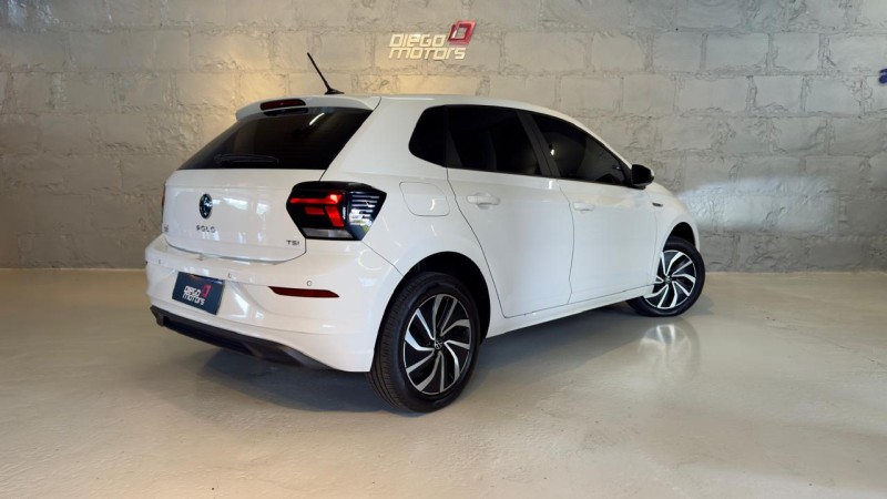 POLO 1.0	200 TSI HIGHLINE AUTOMÁTICO  - 2023 - CAXIAS DO SUL