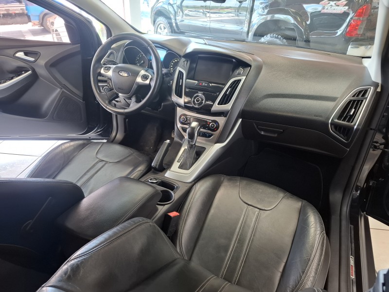 FOCUS 2.0 TITANIUM PLUS 16V FLEX 4P AUTOMÁTICO - 2015 - FARROUPILHA