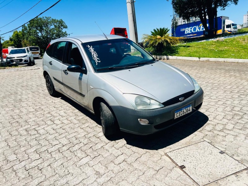 FOCUS 2.0 GHIA 16V GASOLINA 4P MANUAL - 2003 - BENTO GONçALVES
