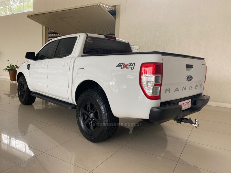 RANGER 2.2 XLS 4X4 CD 16V DIESEL 4P MANUAL - 2017 - LAJEADO