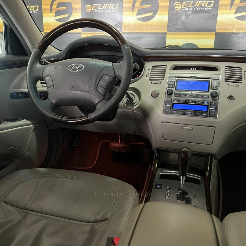 AZERA 3.3 MPFI GLS SEDAN V6 24V GASOLINA 4P AUTOMÁTICO - 2009 - PORTãO