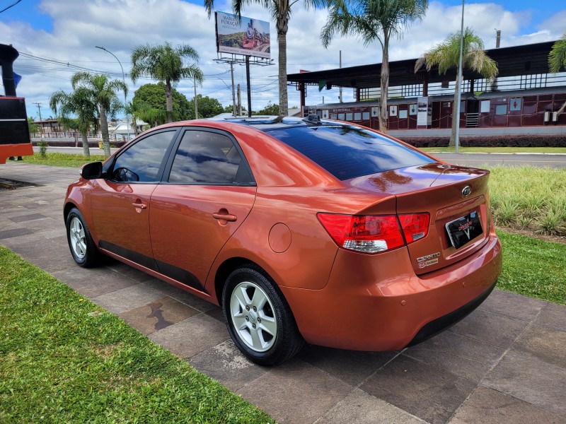 CERATO 1.6 EX2 SEDAN 16V GASOLINA 4P MANUAL - 2011 - CARLOS BARBOSA