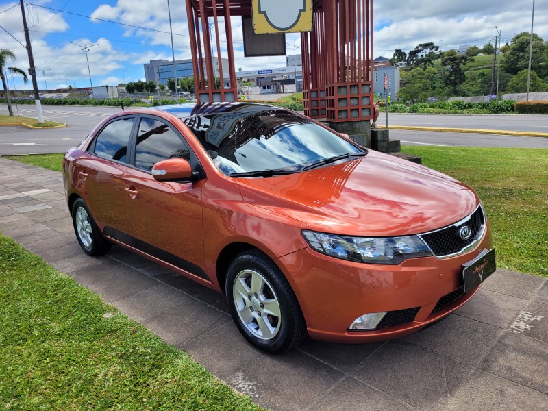 CERATO 1.6 EX2 SEDAN 16V GASOLINA 4P MANUAL - 2011 - CARLOS BARBOSA