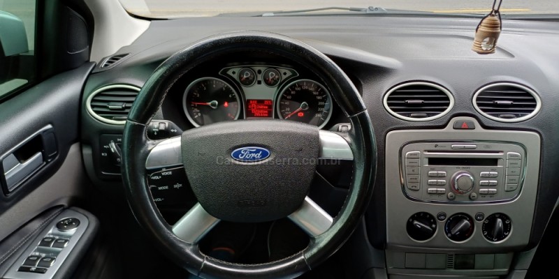 FOCUS 2.0 GLX SEDAN 16V FLEX 4P MANUAL - 2013 - FARROUPILHA