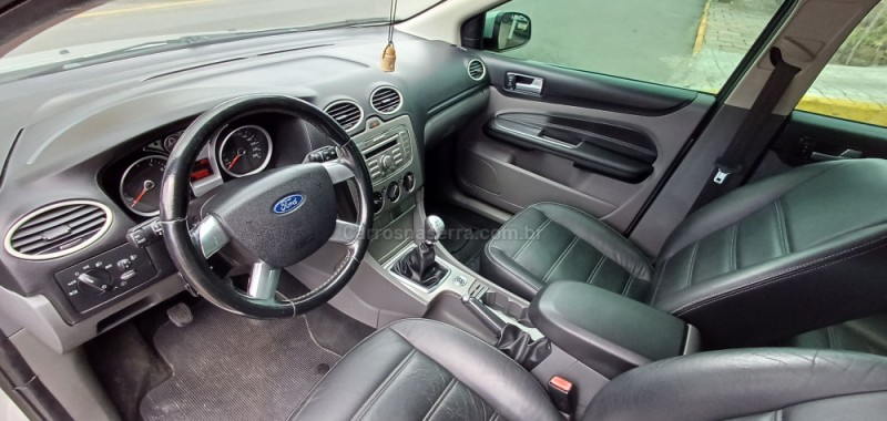 FOCUS 2.0 GLX SEDAN 16V FLEX 4P MANUAL - 2013 - FARROUPILHA