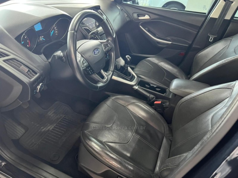 FOCUS 1.6 SE PLUS 16V FLEX 4P MANUAL - 2018 - CAXIAS DO SUL