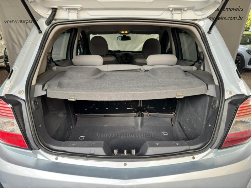 AGILE 1.4 MPFI LT 8V FLEX 4P MANUAL - 2011 - NOVA PRATA